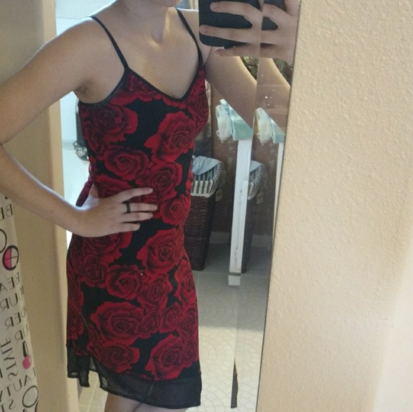 Medium lenght dress - Picture 3 of 3